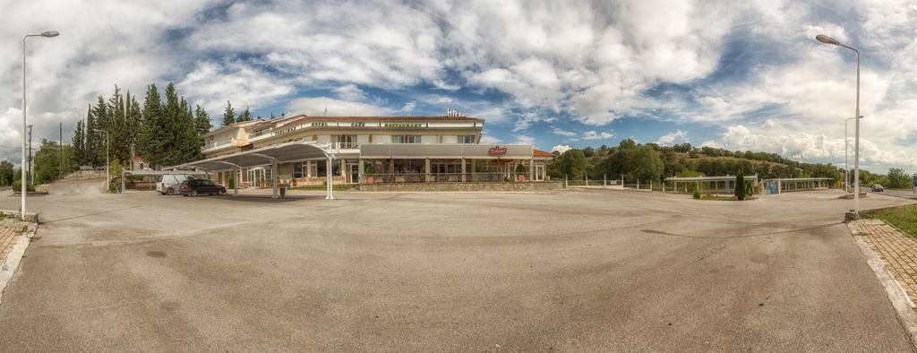 Tselikas Hotel Kozani Exteriör bild